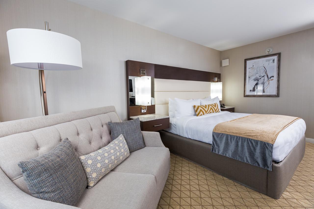 Sky Tower Deluxe King Room