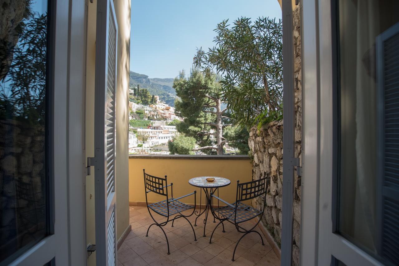 Superior Double Room with Partial Sea View