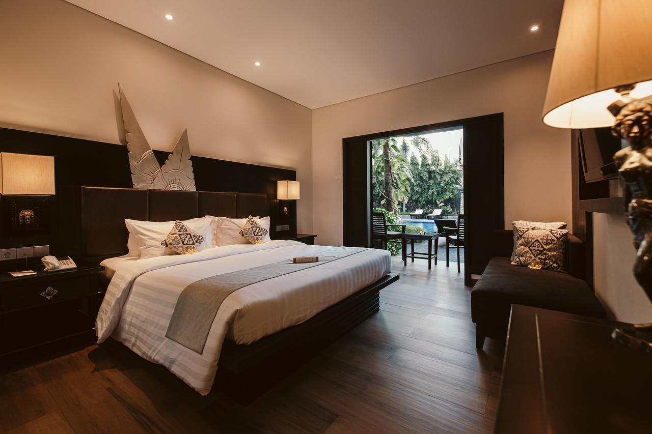 Deluxe Tweepersoonskamer met 1 of 2 Aparte Bedden en Toegang tot het Zwembad