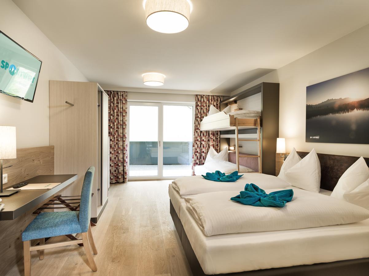 Familiekamer met Balkon (2 Volwassenen + 2 Kinderen)
