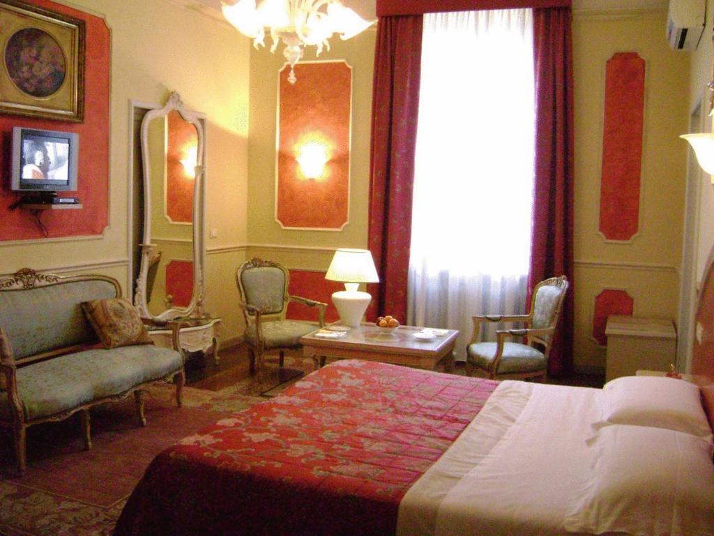 Doppel- oder Zweibettzimmer