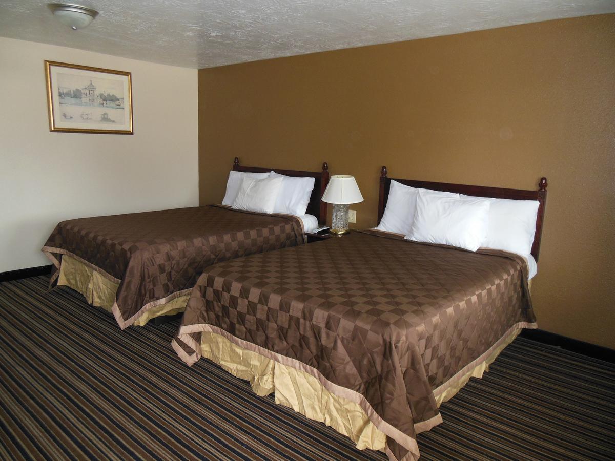 Deluxe Queen Room