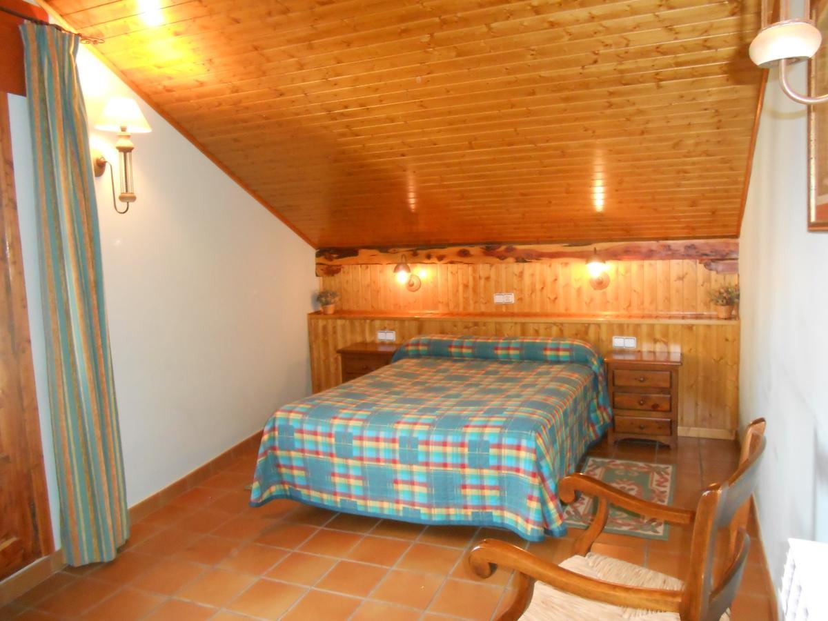 Double Room with Private Bathroom,649199526:JPEG