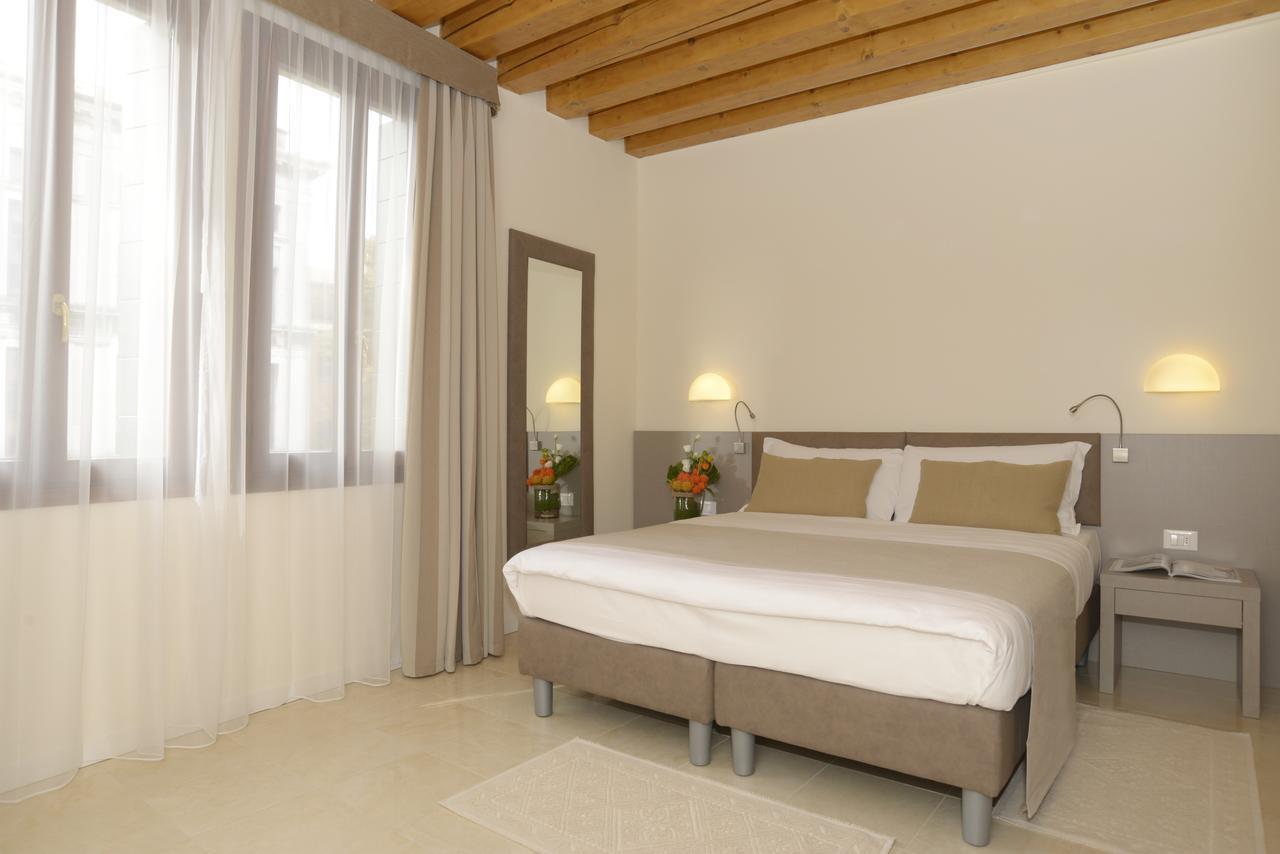 Chambre Double Supérieure - Vue sur Canal