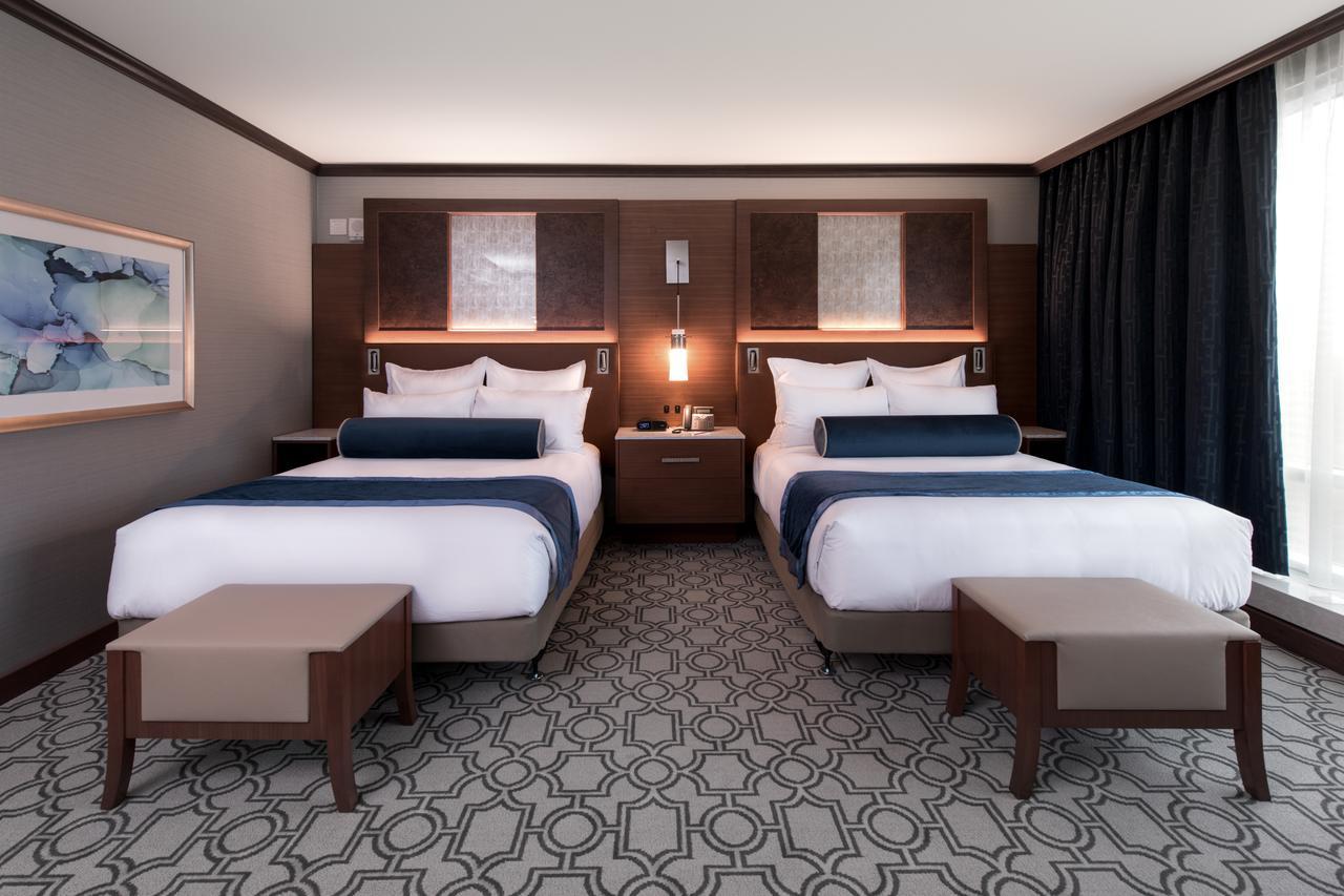 Deluxe Queen Suite