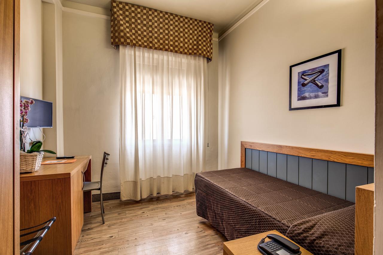 Standard Single Room,1433286766:JPEG