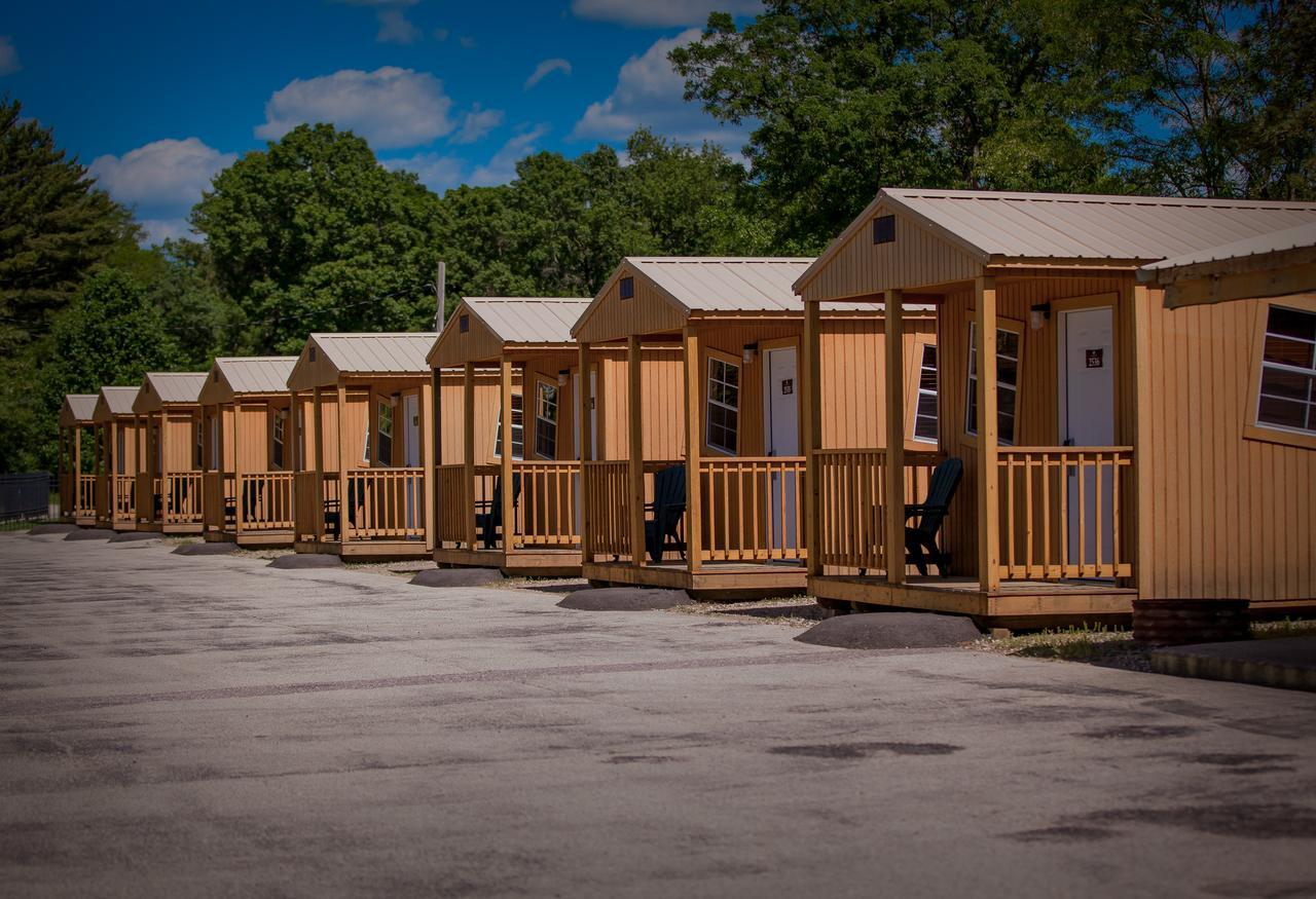 Cabin Queen and Bunk Unit