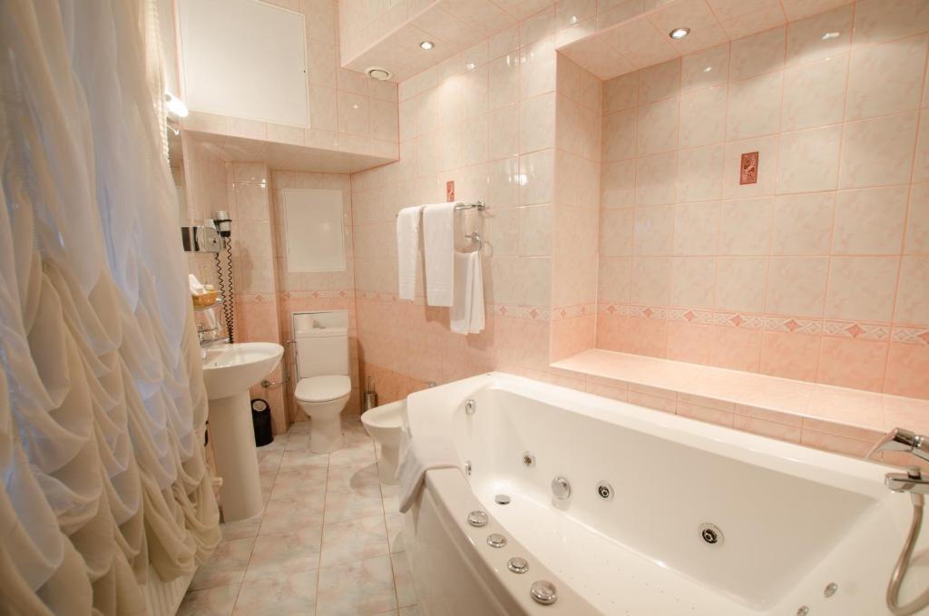 Suite with Sauna,65562922:JPEG