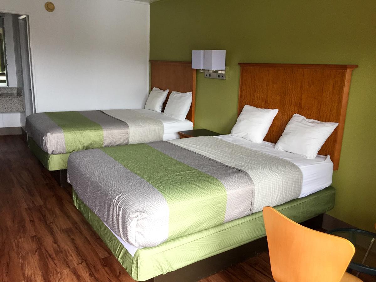 Deluxe Quadruple Room - Non-Smoking