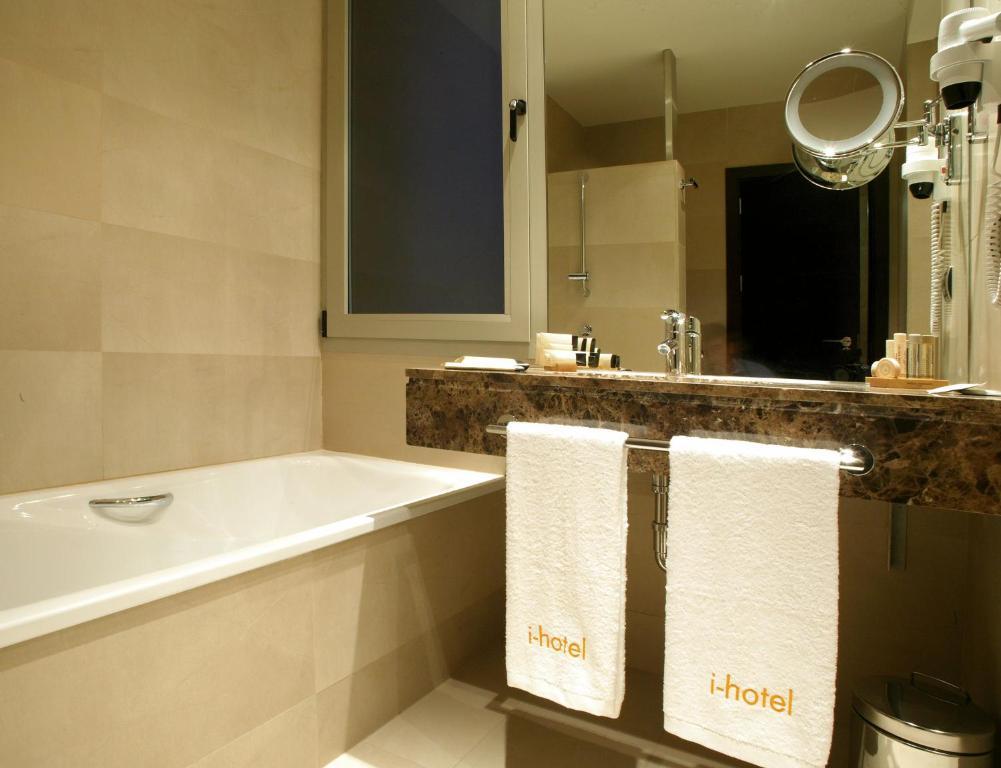 Junior Suite (2 Adults + 2 Children),1207625482:JPEG