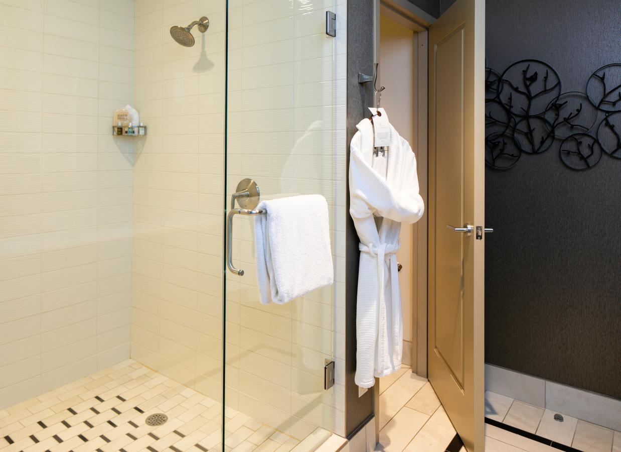 One-Bedroom Suite with City View