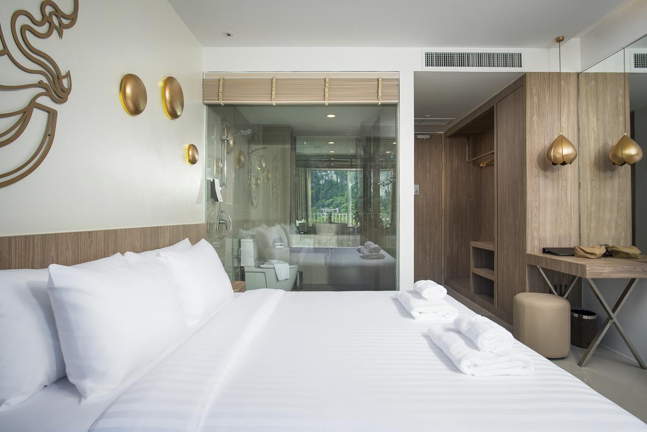 Hébergement Lit King-Size Supérieur - Vue sur Piscine