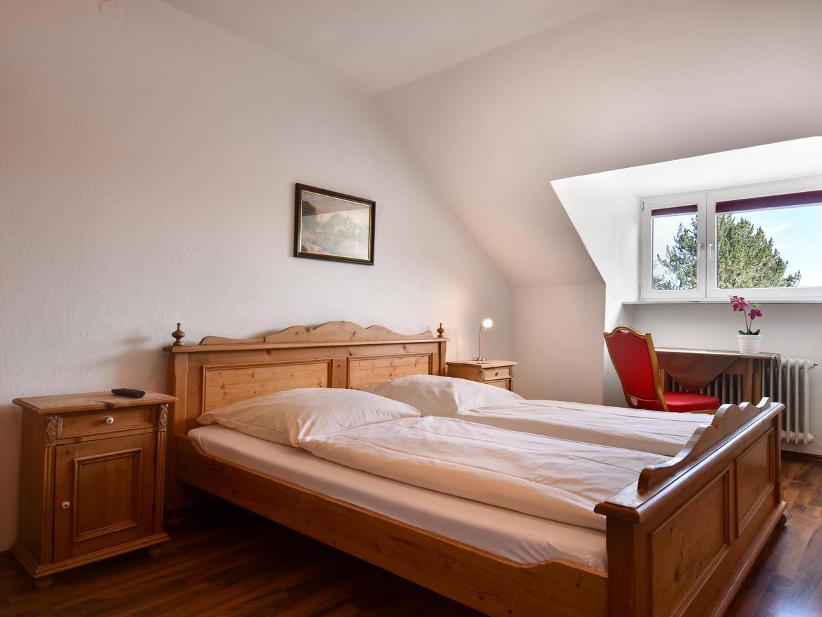 Tweepersoonskamer met Gedeelde Badkamer en Toilet
