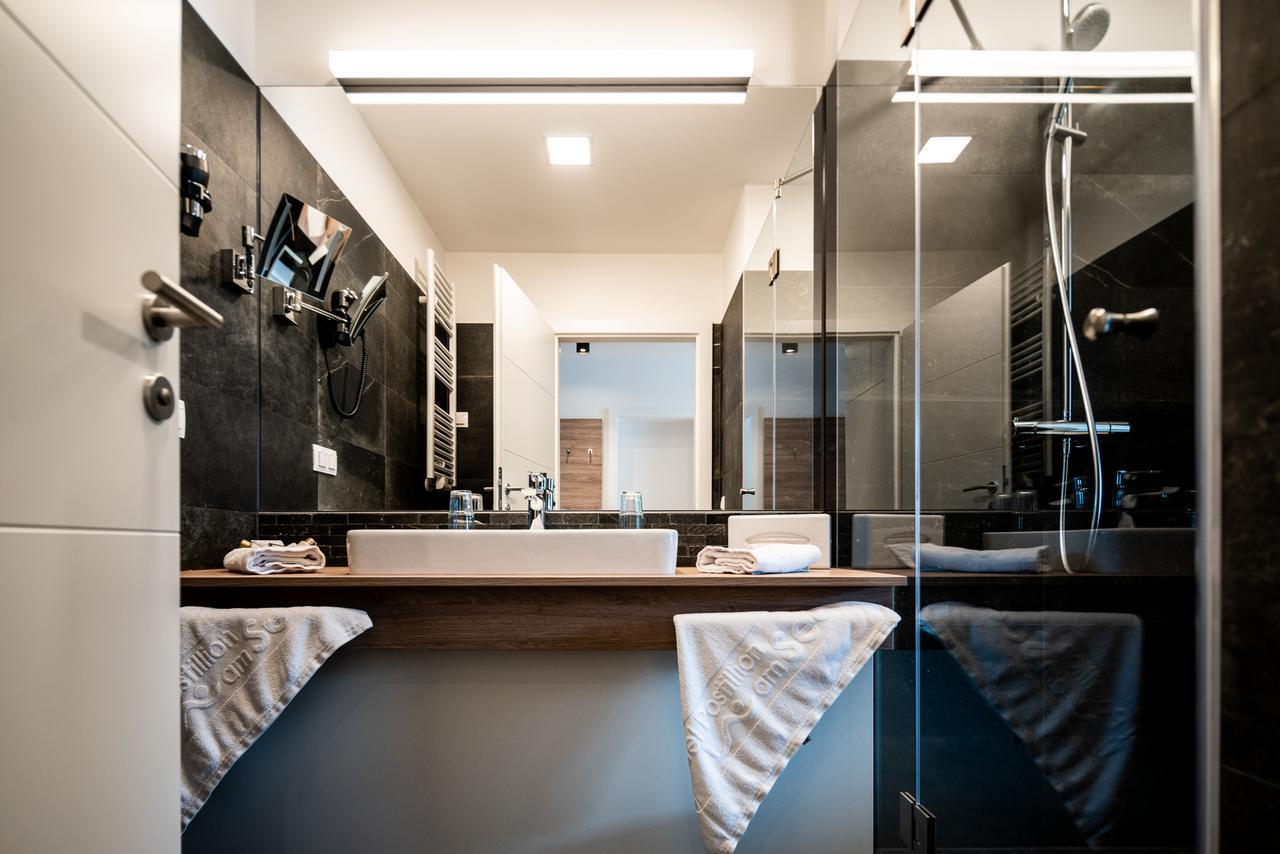 Doppelzimmer mit Balkon und Seeblick