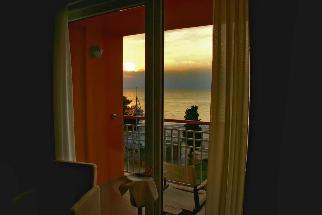 Camera Premium con Balcone - Lato Mare