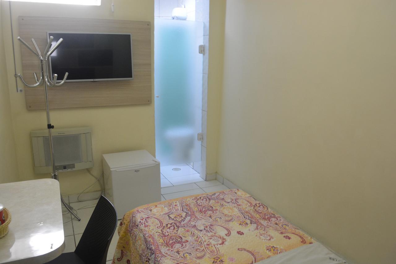 Quarto Pequeno com Cama de Solteiro