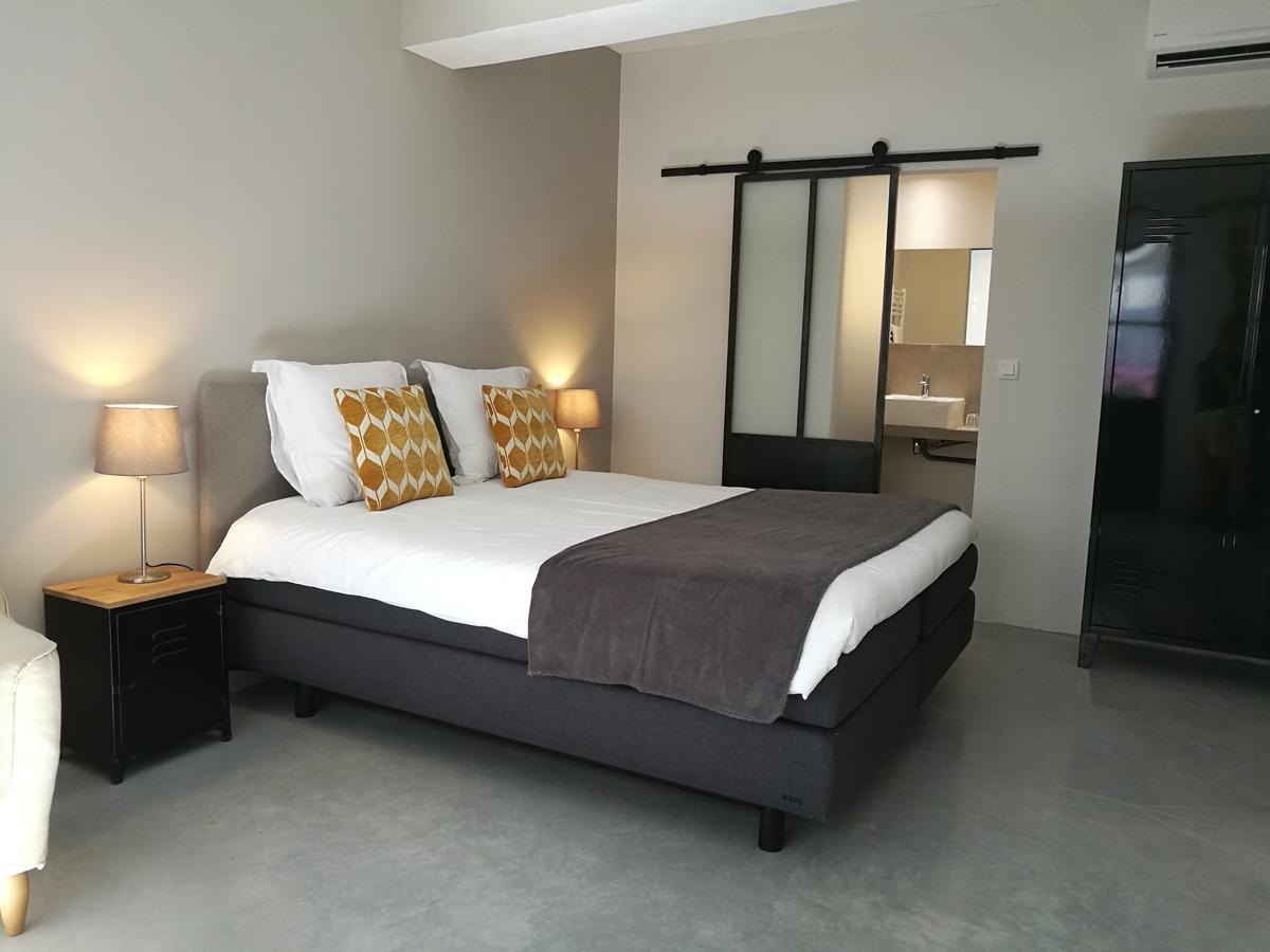 Chambre Lit King-Size - Accessible aux Personnes à Mobilité Réduite