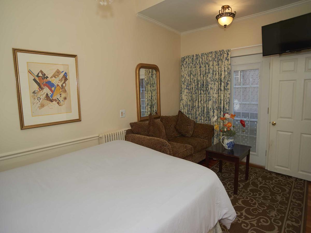 Queen Room,668188248:JPEG