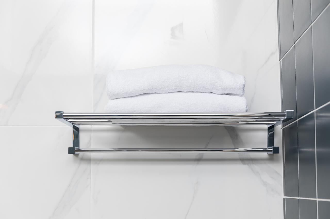 Queen Suite with Spa Bath