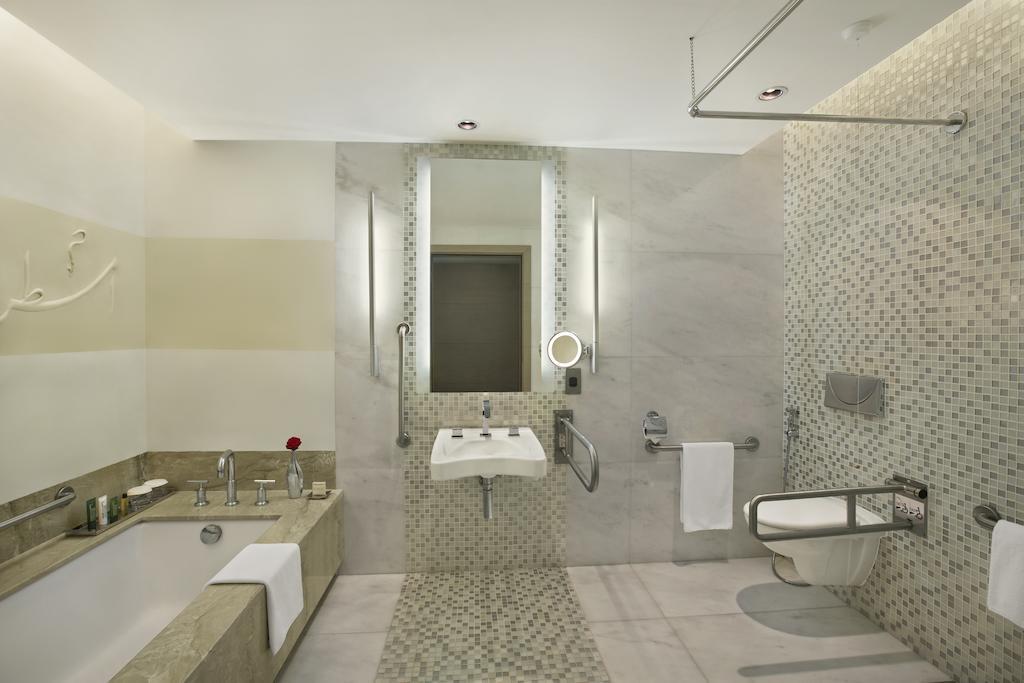 Deluxe Room with Two Twin Beds