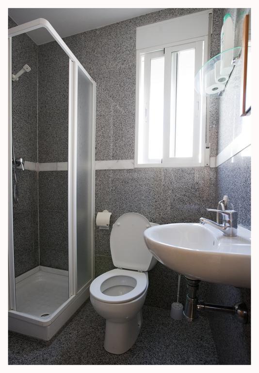 Budget Twin Room,69178928:JPEG