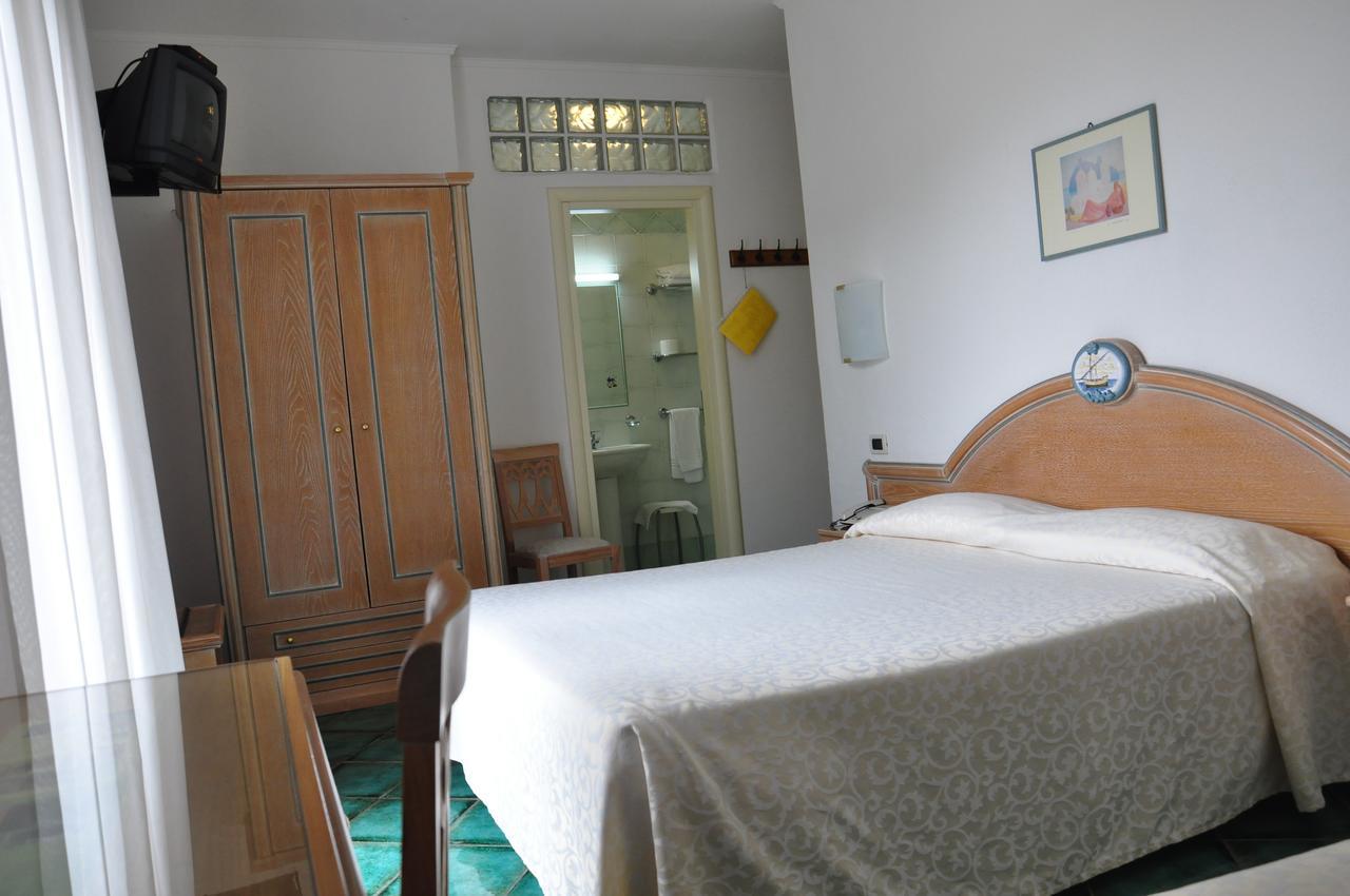 Chambre Double avec Lit d'Appoint