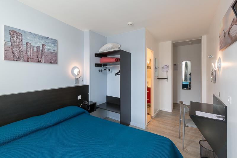 Classic Double Room with Air-Conditioning