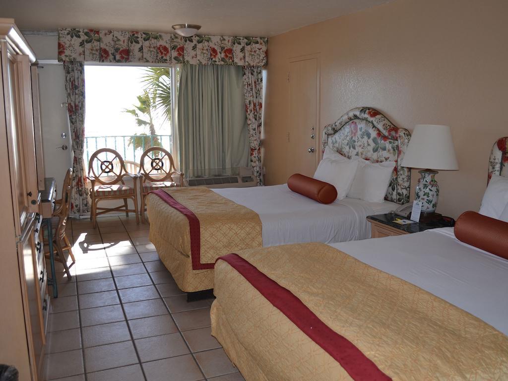 Family Suite with Two Queen Beds and Sofa Bed - Non-Smoking