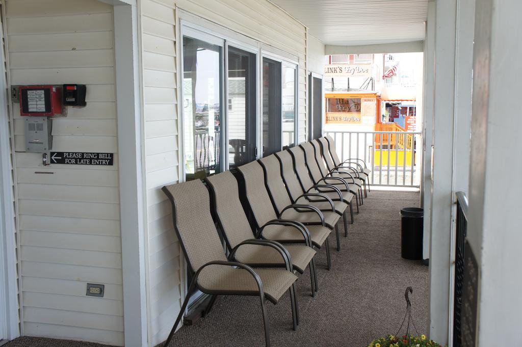 Double Room with Two Double Beds with Private Balcony and Side Ocean View