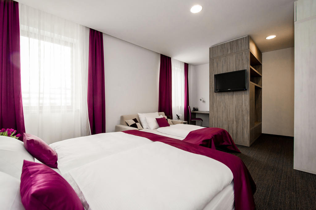 Triple Room,1185835318:JPEG