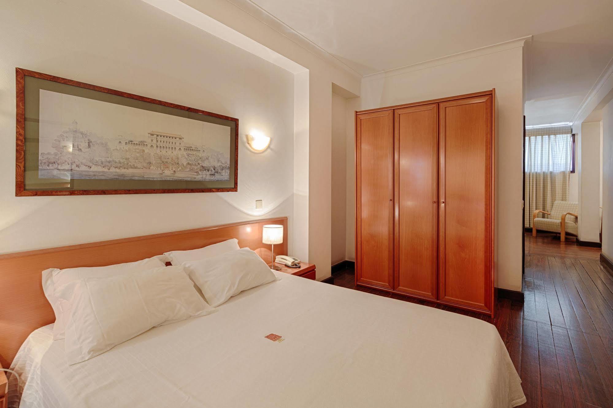 Habitación Familiar (2 adultos + 1 niño menor de 12 años)