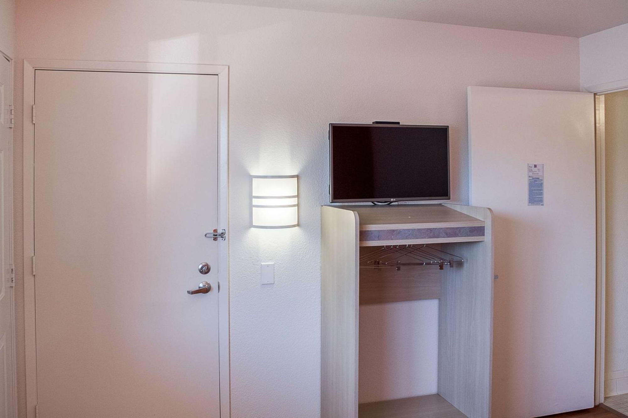 Queen Room - Disability Access