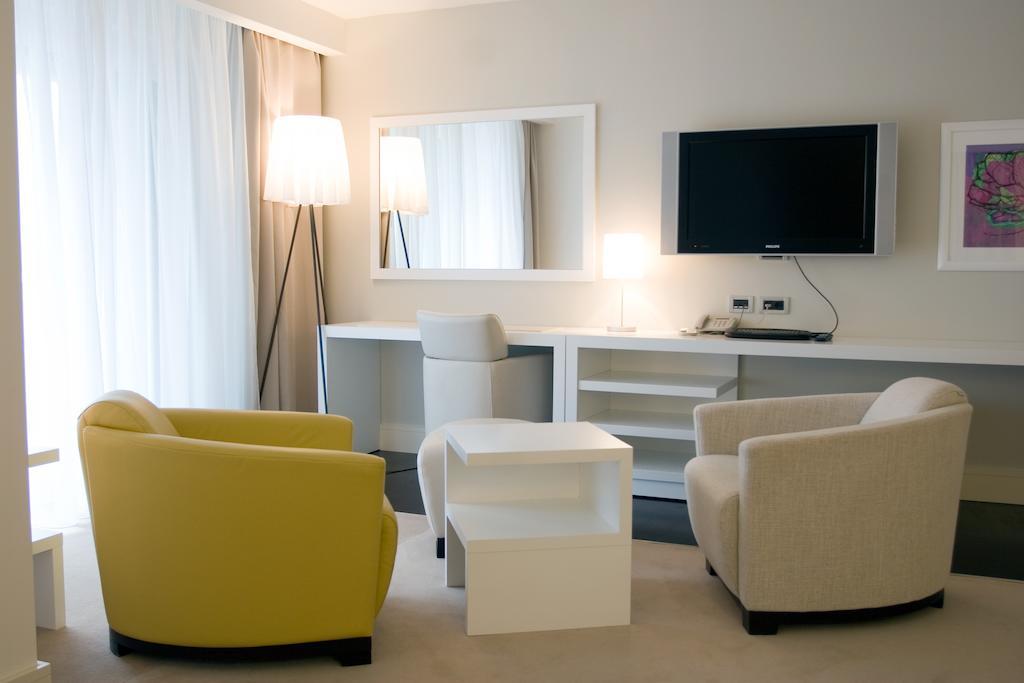 Suite mit Queensize-Doppelbett und Meerblick