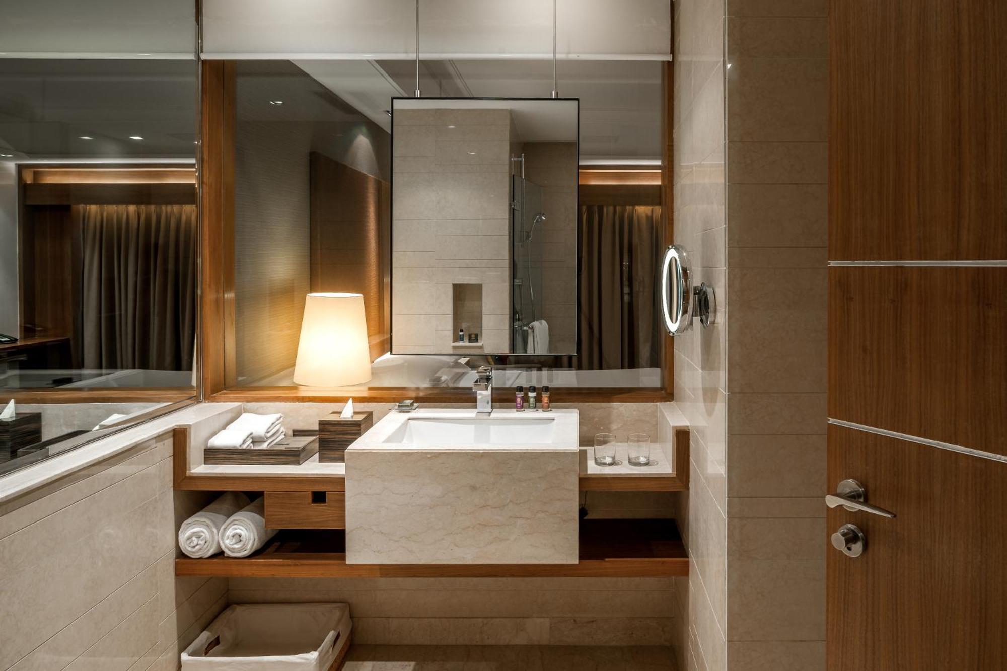 Club King Room - 20% discount on Food & Beverage, Spa and Laundry