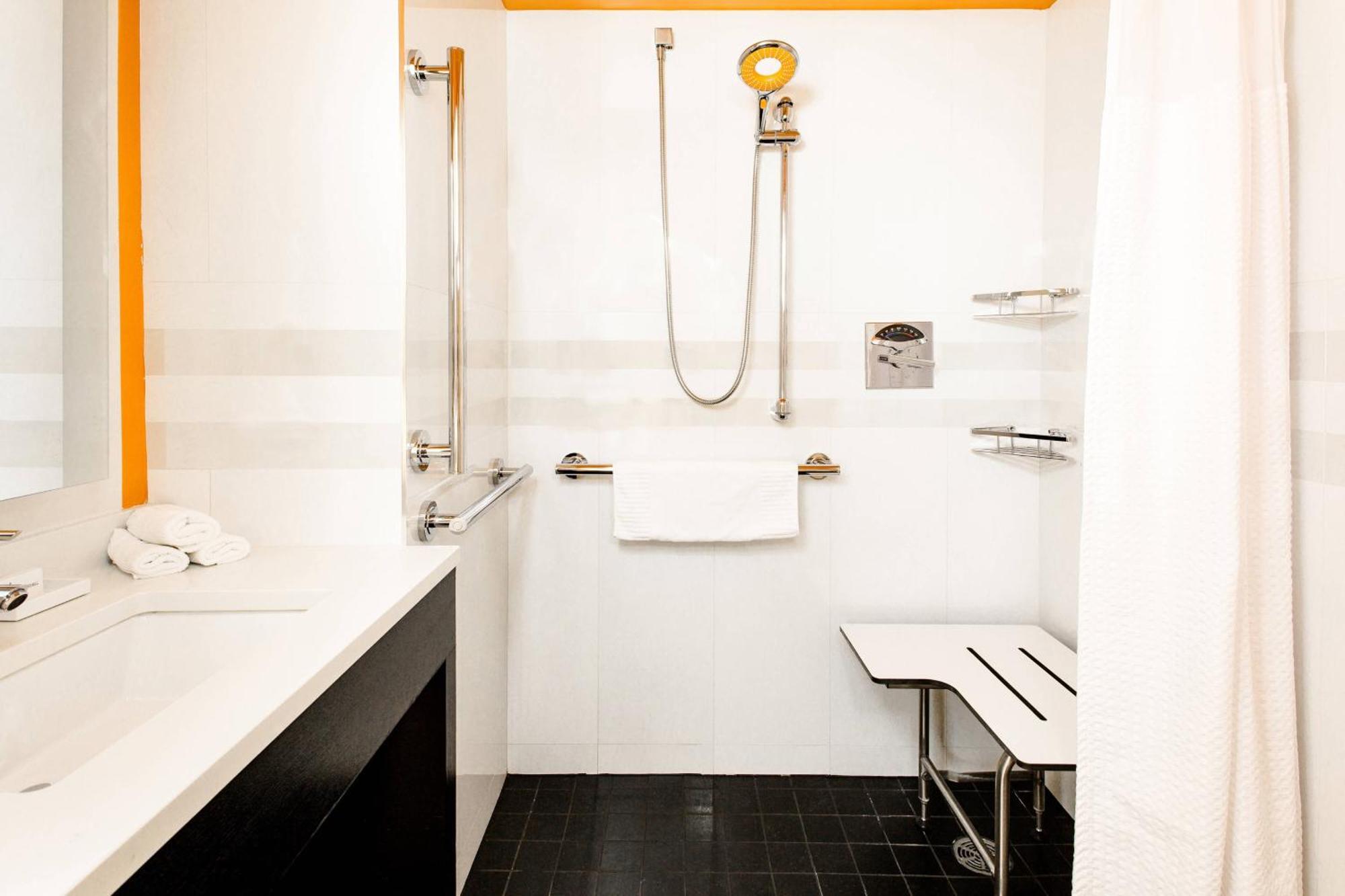 Chambre Lit King-Size ou Lit Queen-Size avec Vue sur la Ville