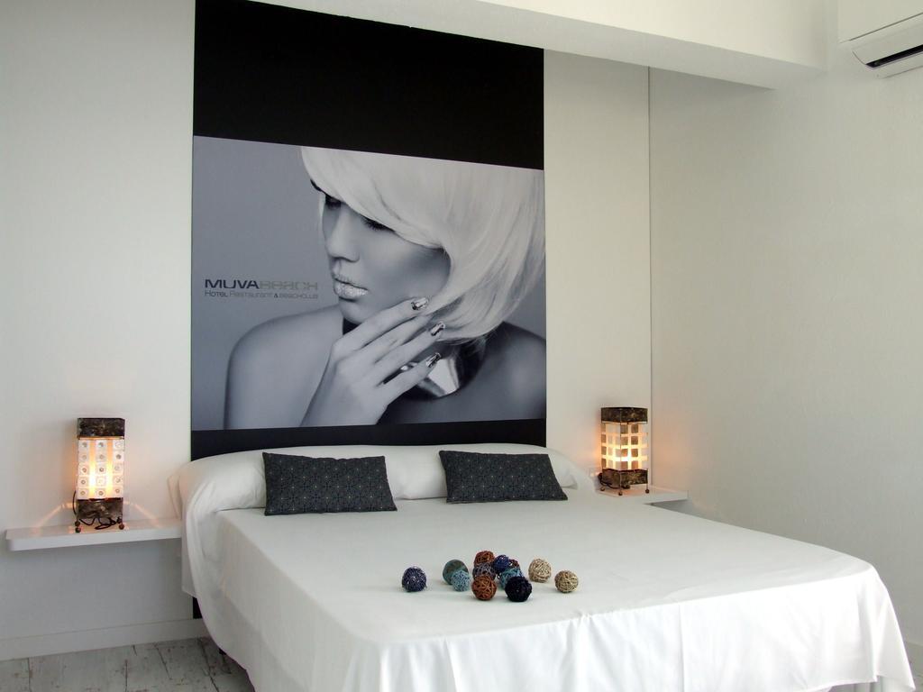 Habitación Doble Superior con vistas parciales al mar
