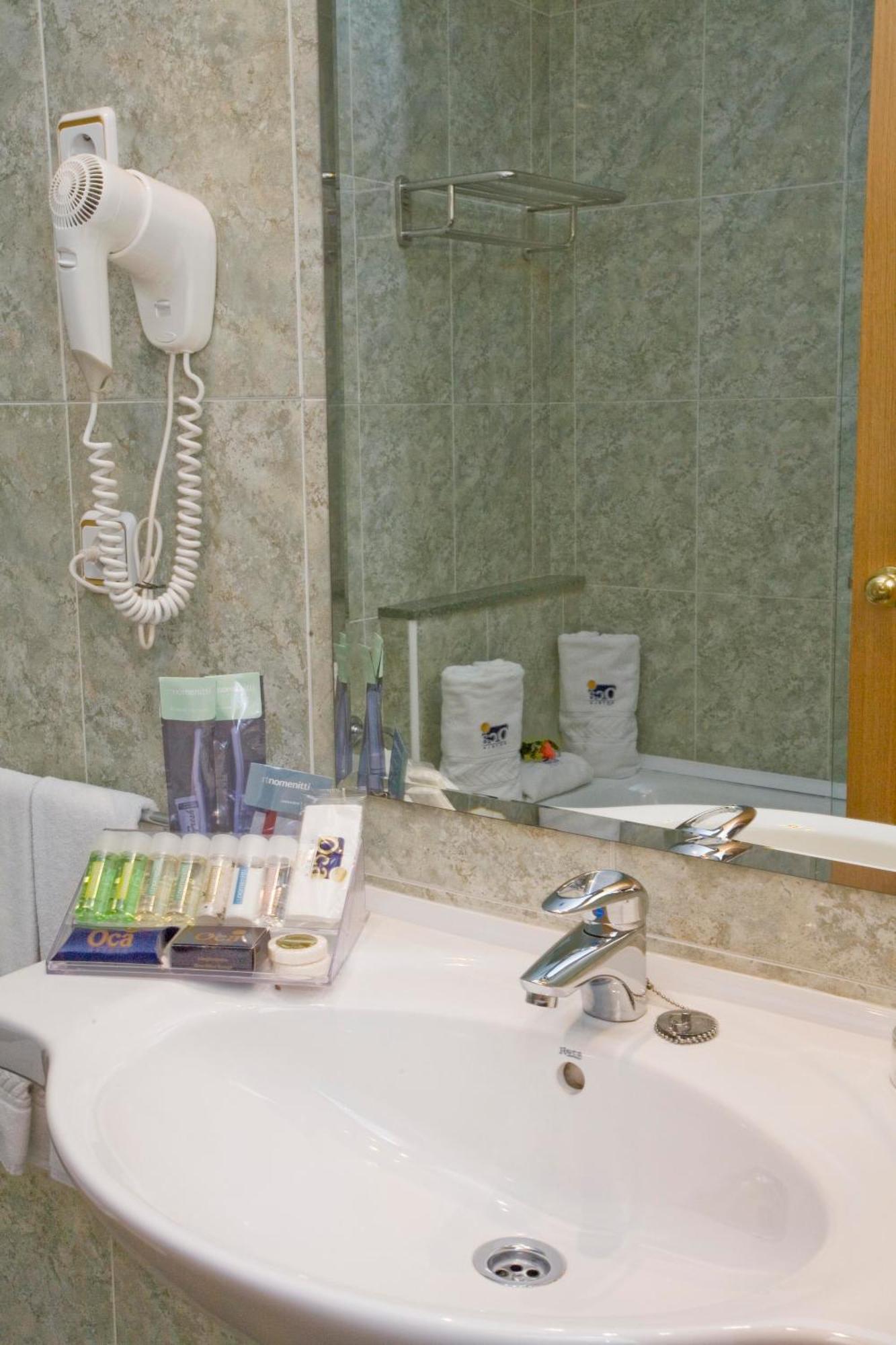 Quarto Duplo ou Twin com Vista Piscina