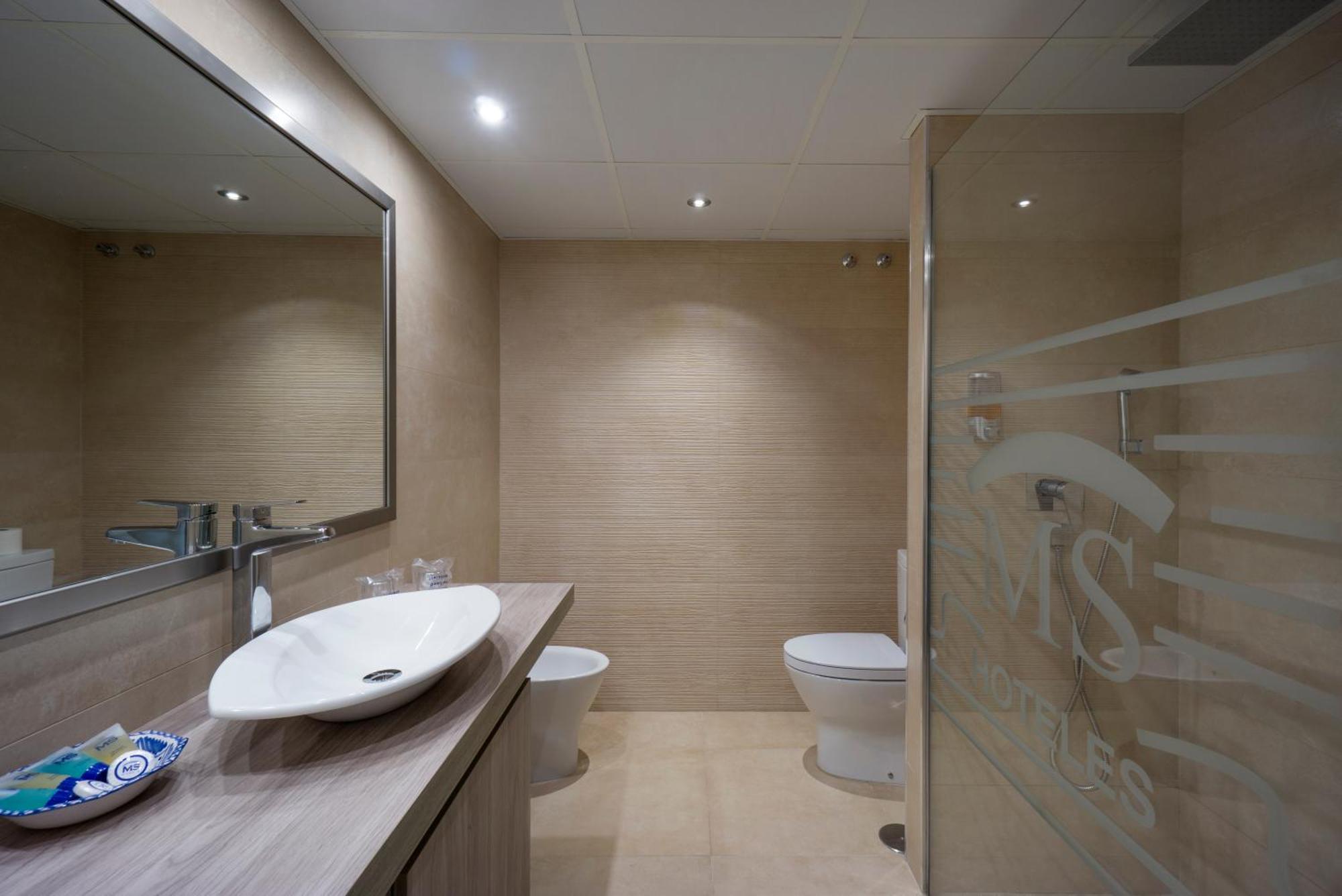 Suite Júnior com Vista Piscina