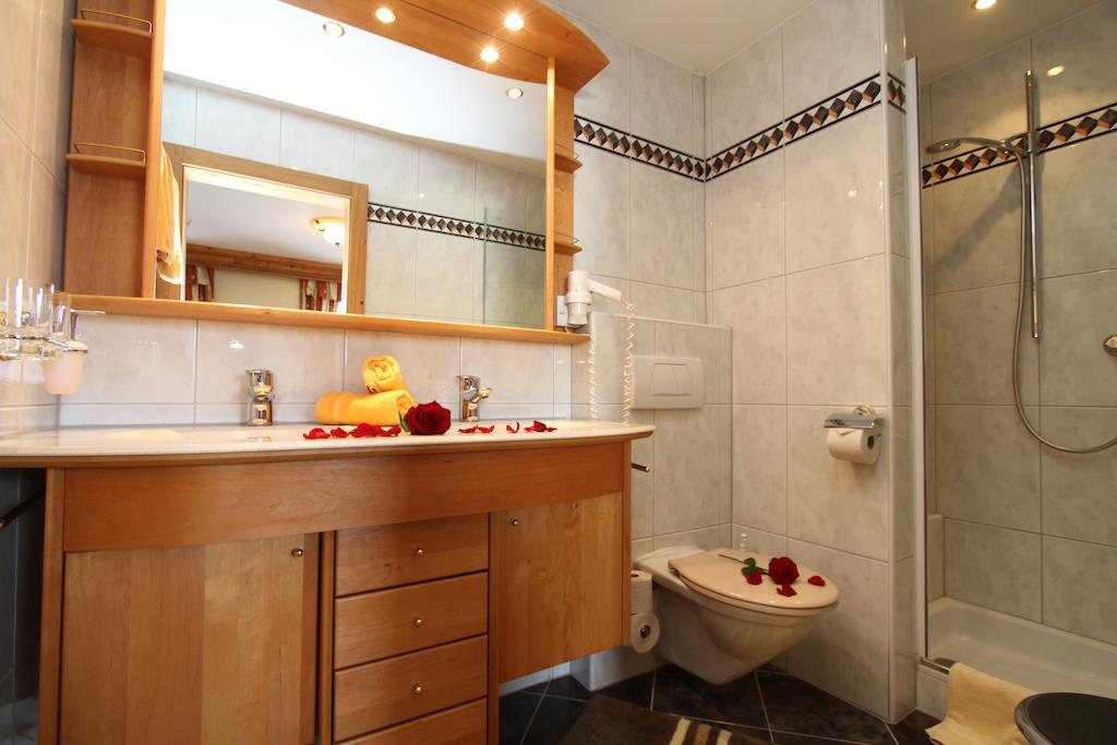 Triple Room,68392493:JPEG