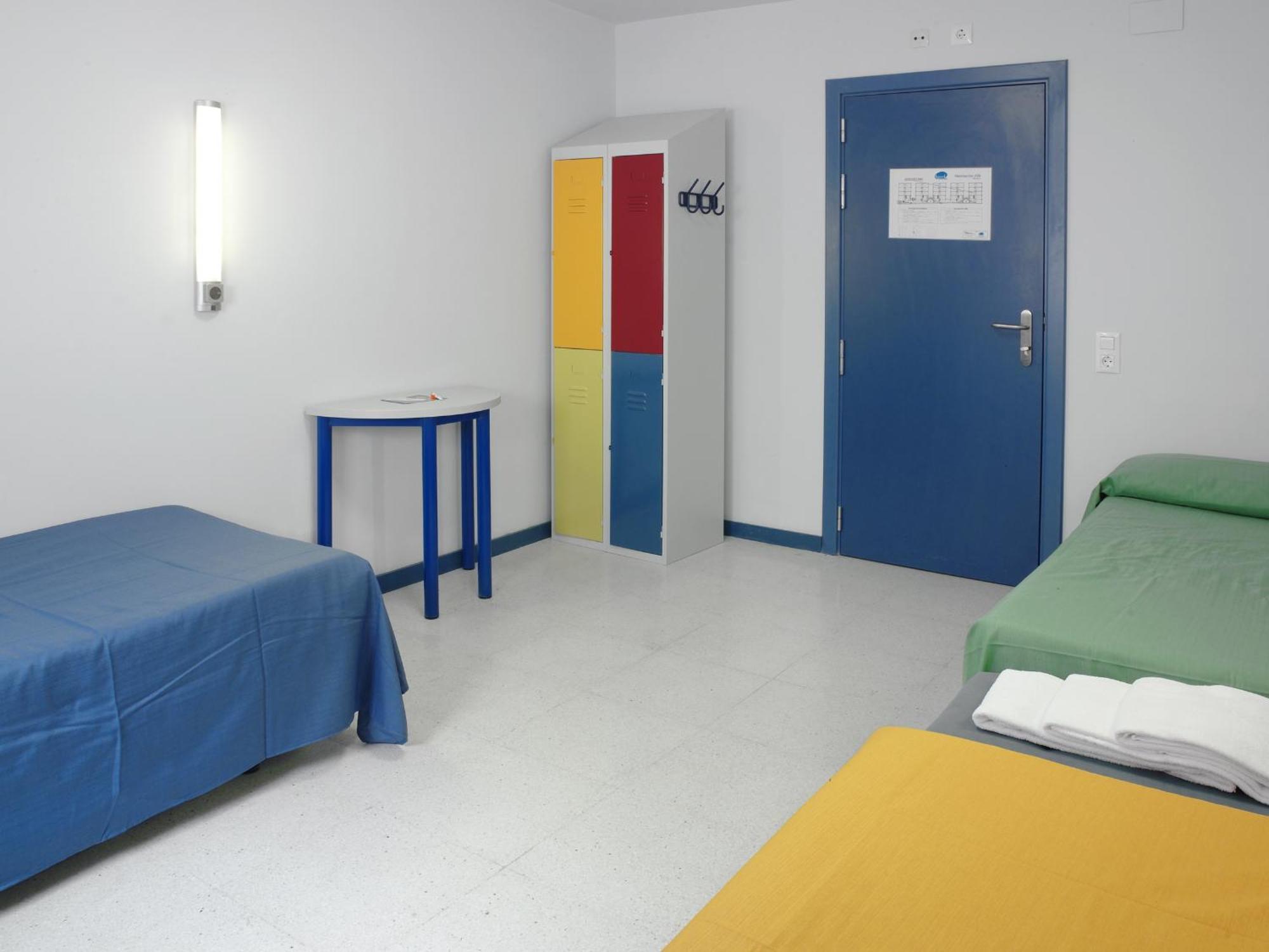 Chambre Lits Jumeaux avec Salle de Bains Commune