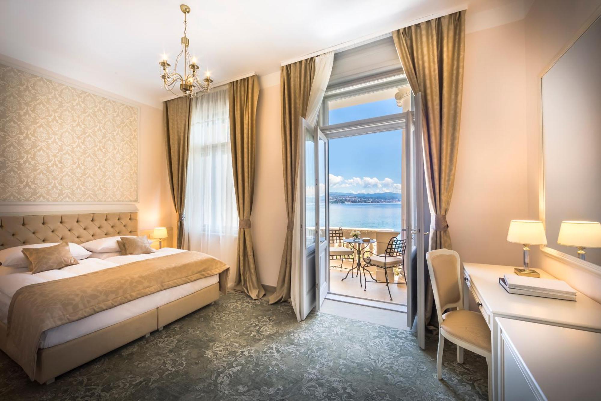 Superior Doppelzimmer mit Balkon und Meerblick