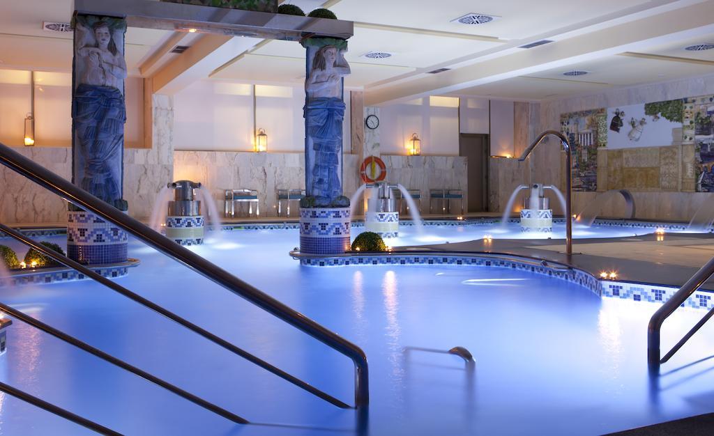 Double Room With Extra Bed with Spa Access (2 Adults + 1 Child),342445960:JPEG