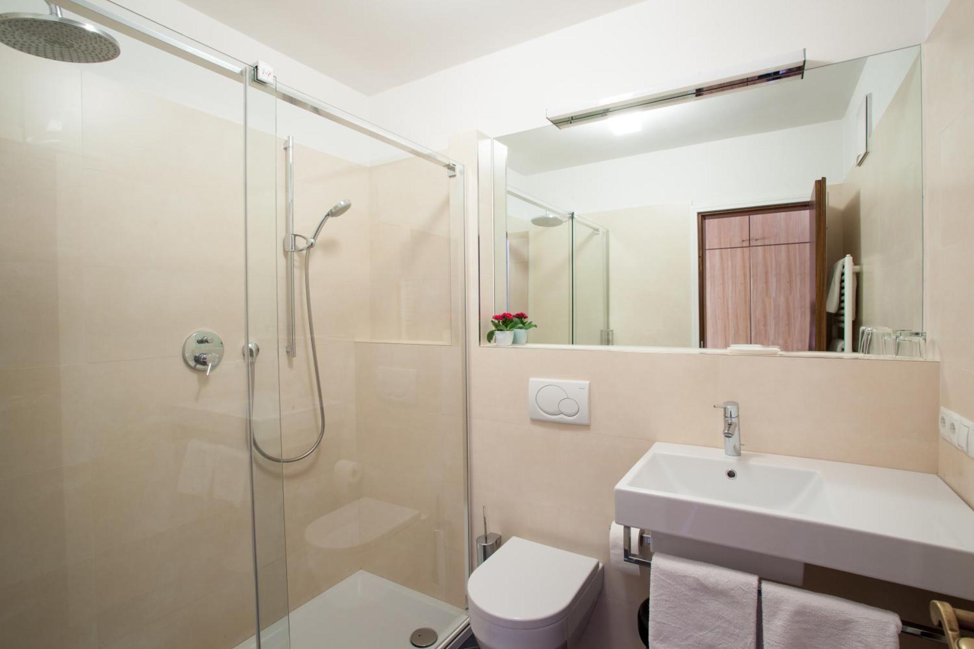 Doppelzimmer mit Balkon