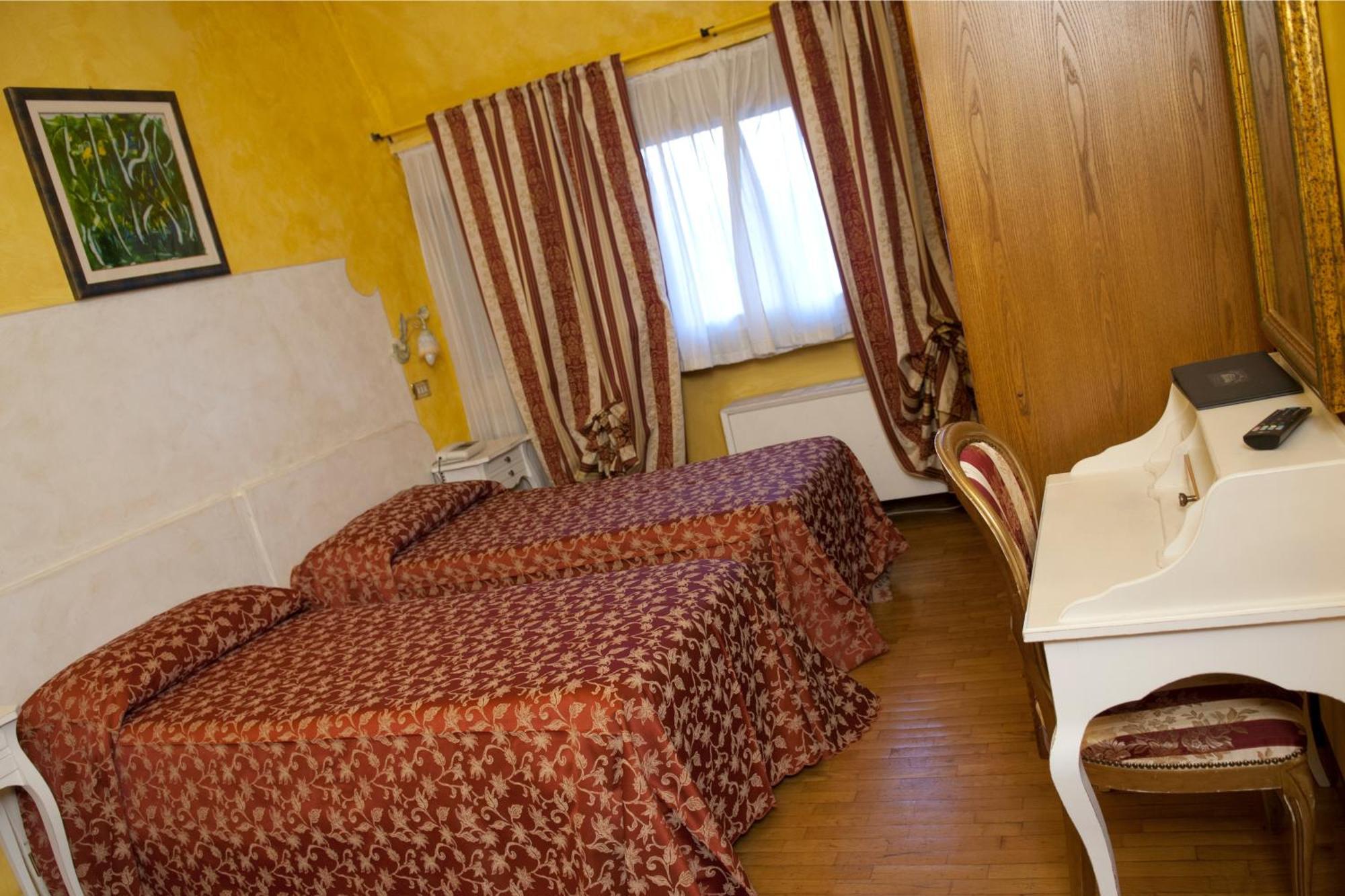 Comfort Single Room,398140152:JPEG