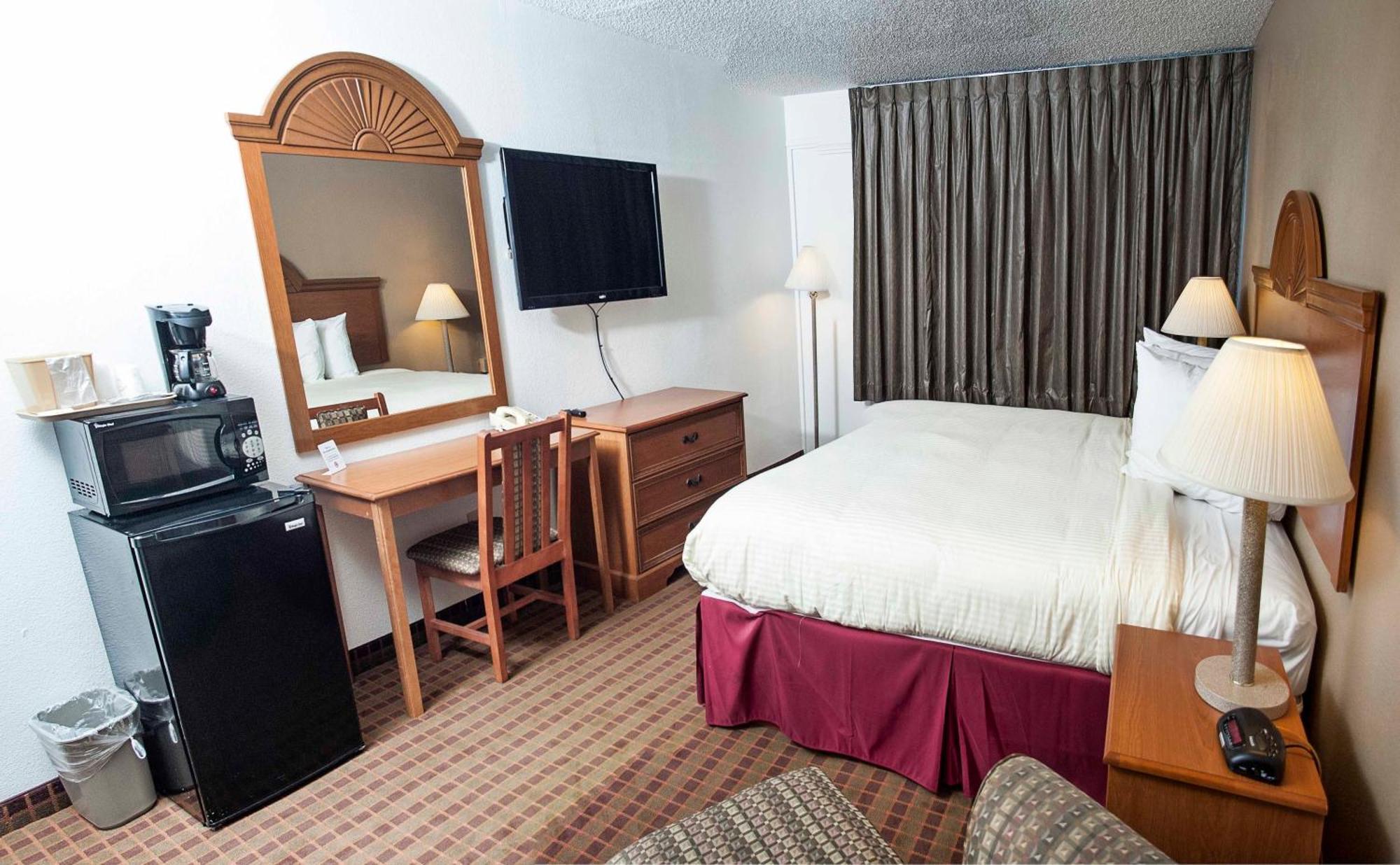 Standard King Room - Non-Smoking