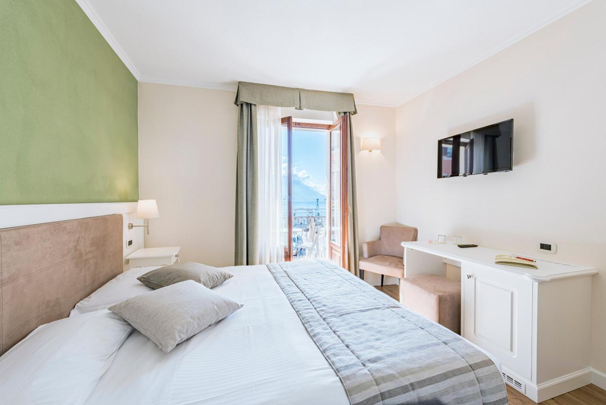 Chambre Double avec Balcon – Vue sur Lac