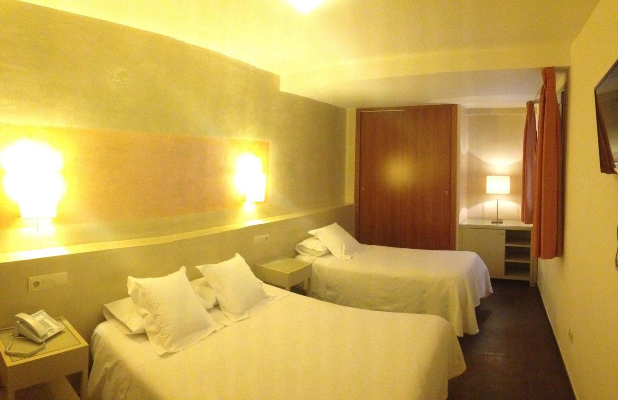 Kamer met Queensize Bed en Balkon