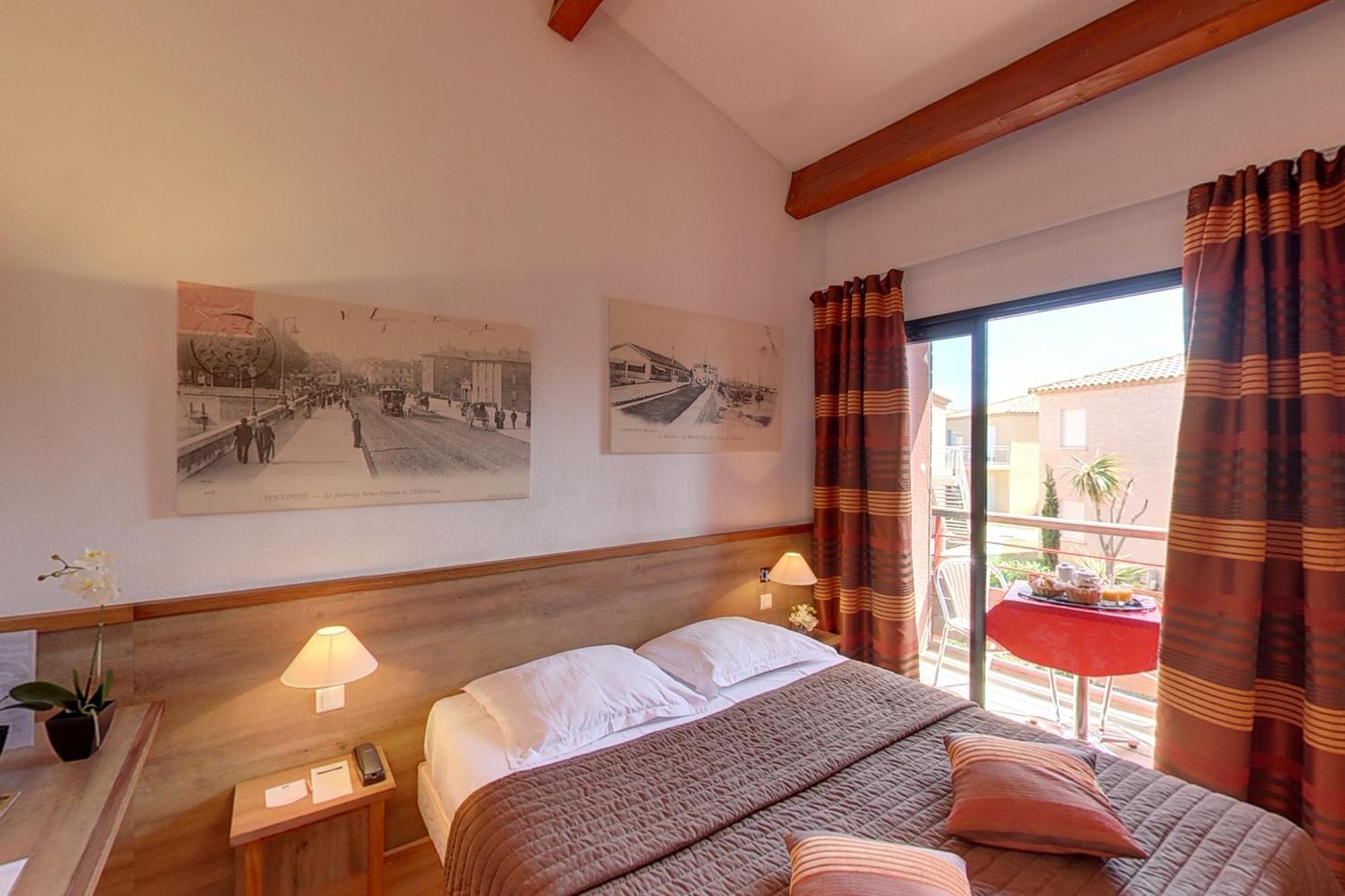 Deux Chambres Doubles Communicantes - Accès au Spa Non Inclus