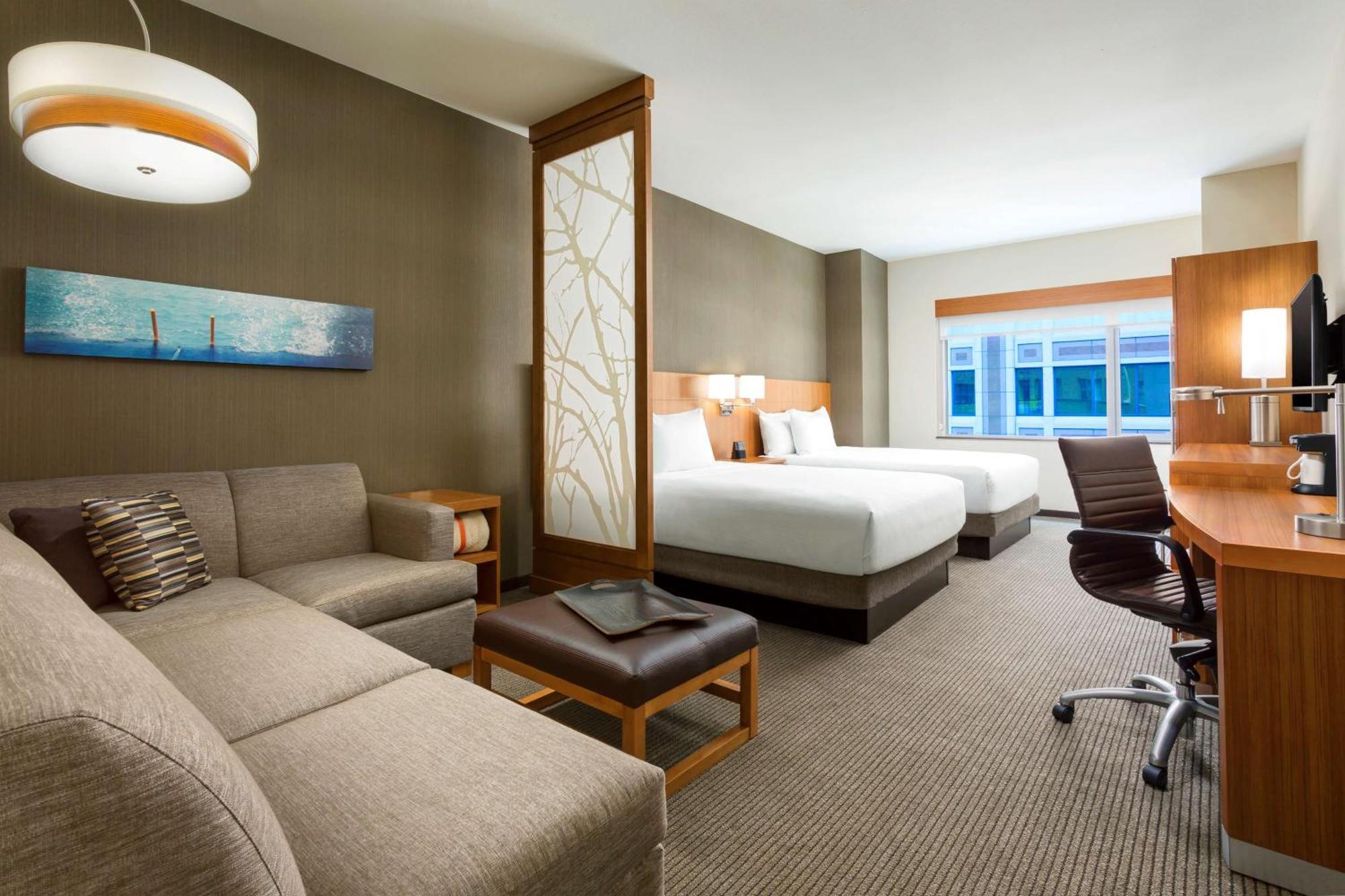 Queen Room with Two Queen Beds and Roll-In Shower - Disability Access