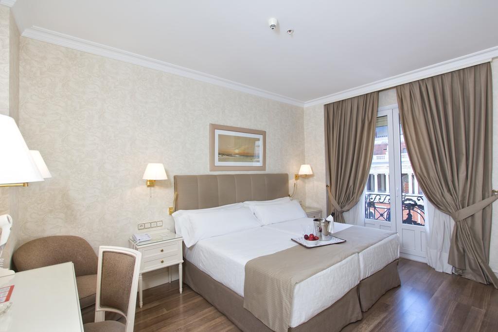 Quarto Superior com Cama de Casal ou 2 de Solteiro